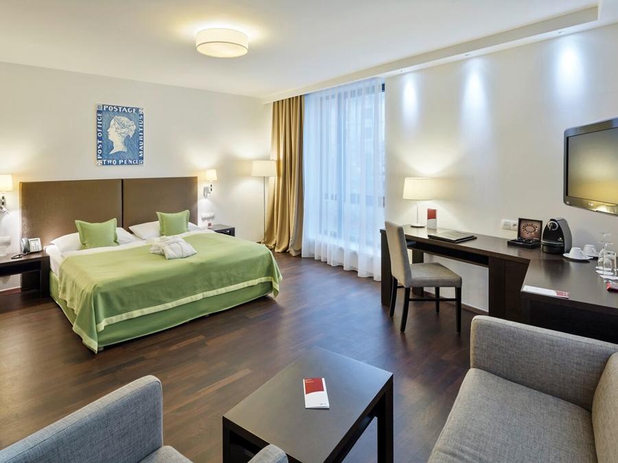 Ac Hotel By Marriott Bratislava Old Town Bagian luar foto