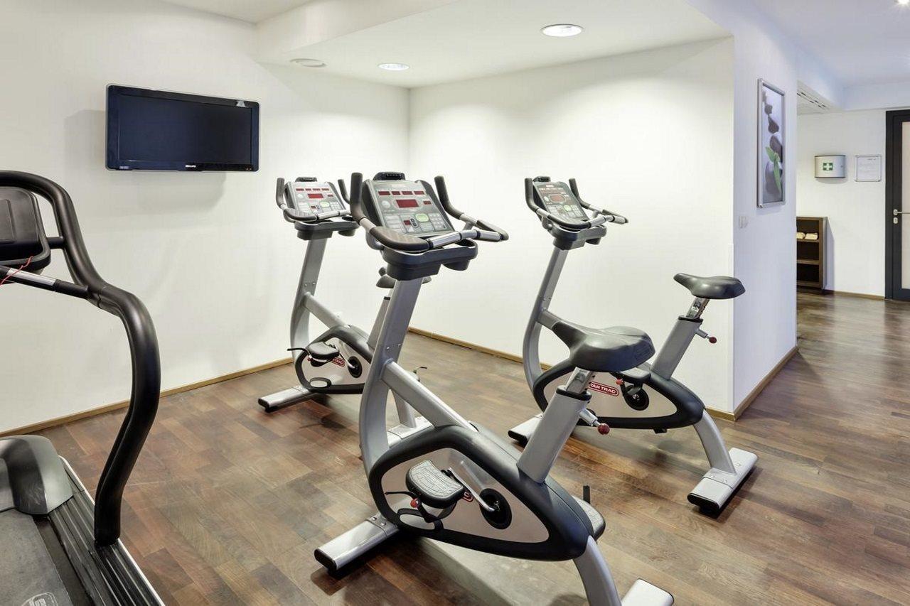 Ac Hotel By Marriott Bratislava Old Town Bagian luar foto