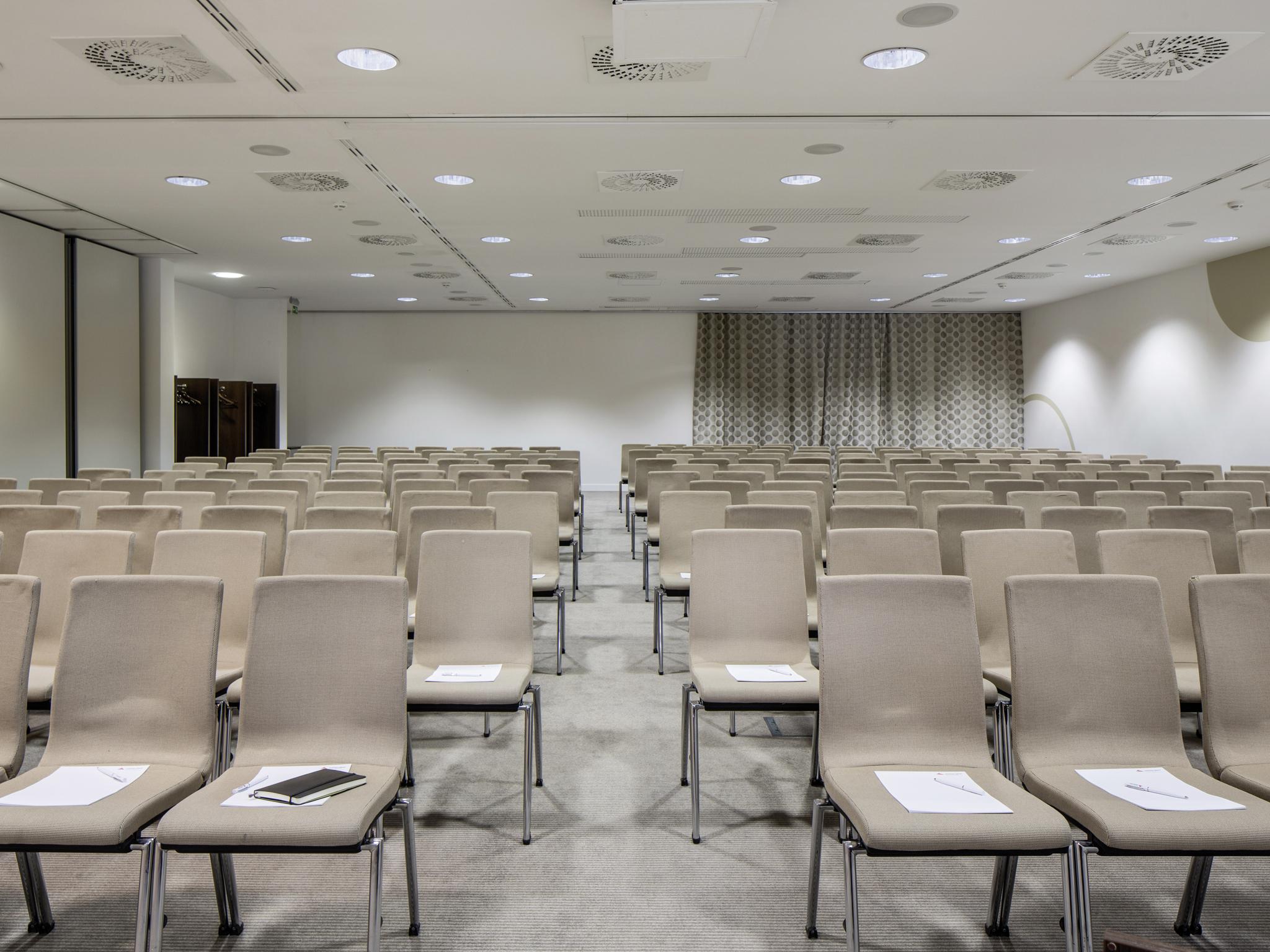 Ac Hotel By Marriott Bratislava Old Town Bagian luar foto