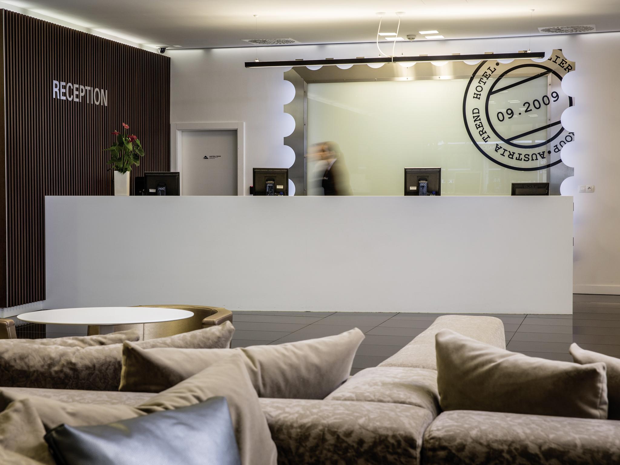 Ac Hotel By Marriott Bratislava Old Town Bagian luar foto