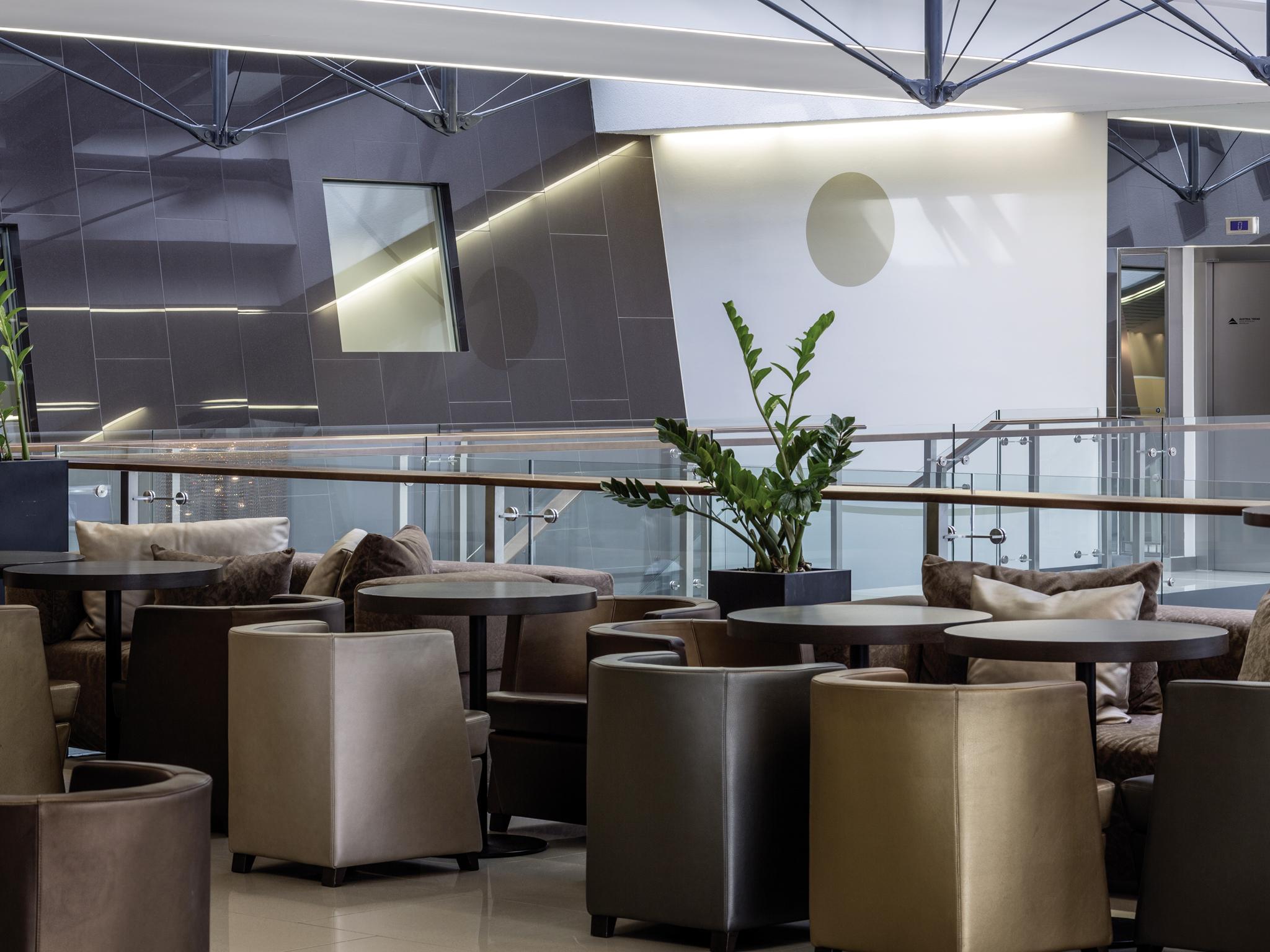 Ac Hotel By Marriott Bratislava Old Town Bagian luar foto