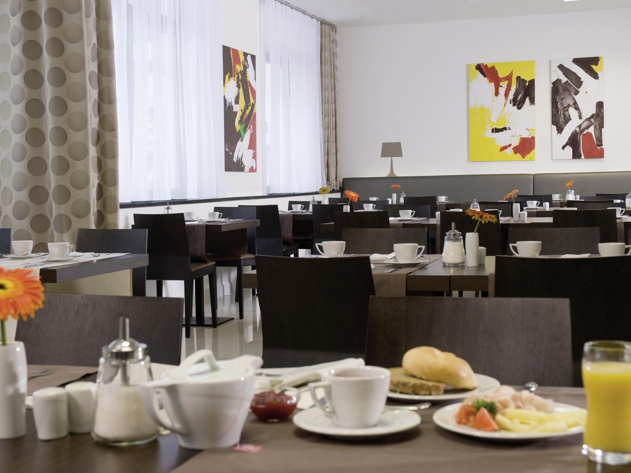 Ac Hotel By Marriott Bratislava Old Town Bagian luar foto