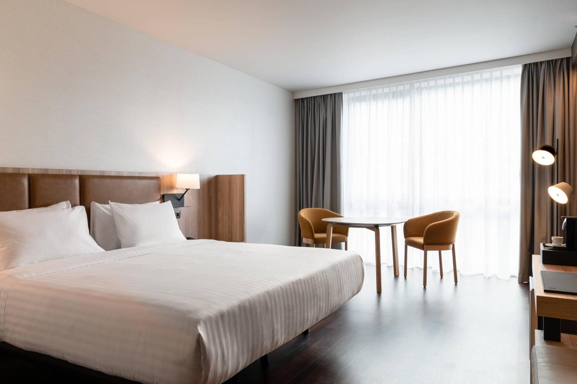 Ac Hotel By Marriott Bratislava Old Town Bagian luar foto
