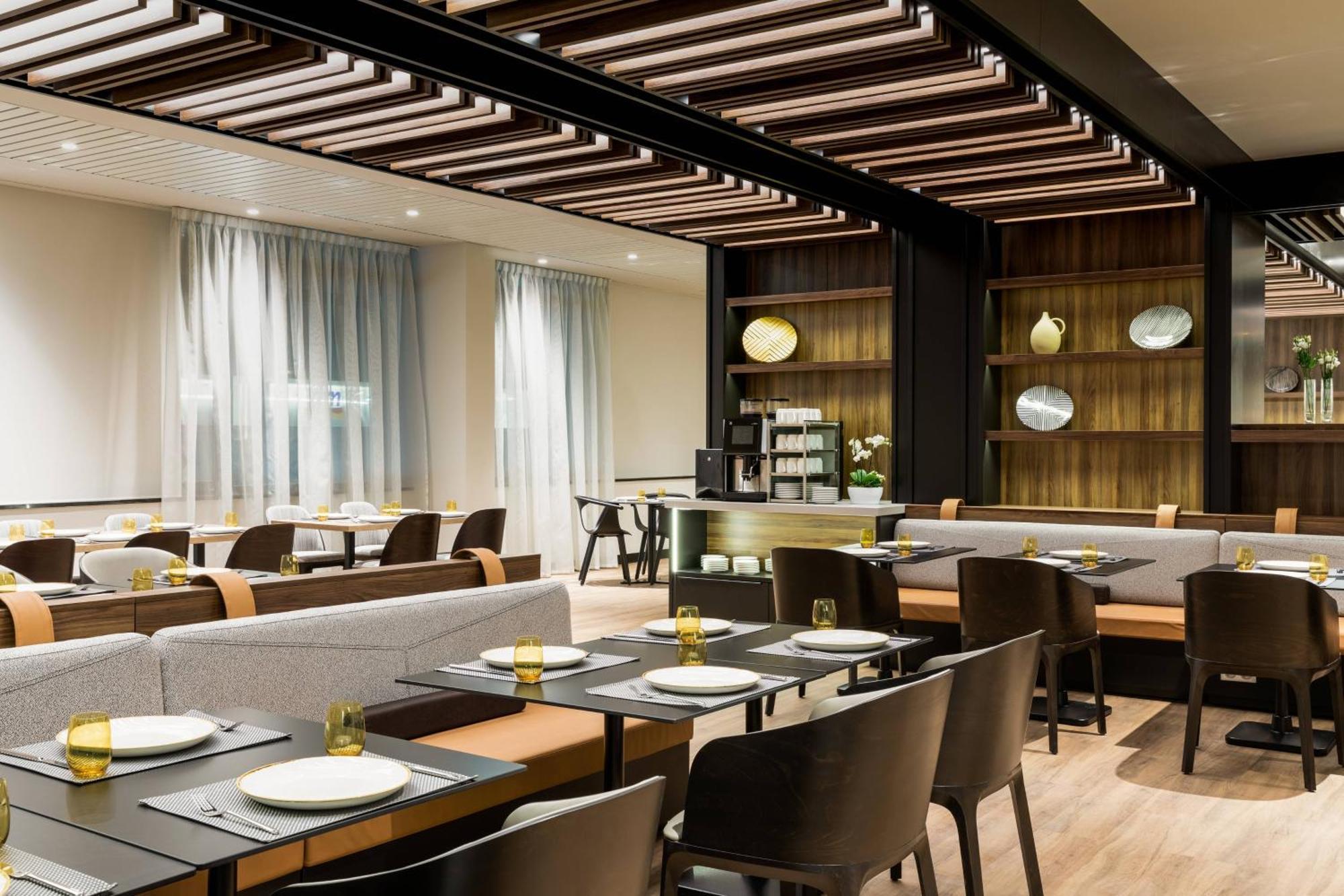 Ac Hotel By Marriott Bratislava Old Town Bagian luar foto
