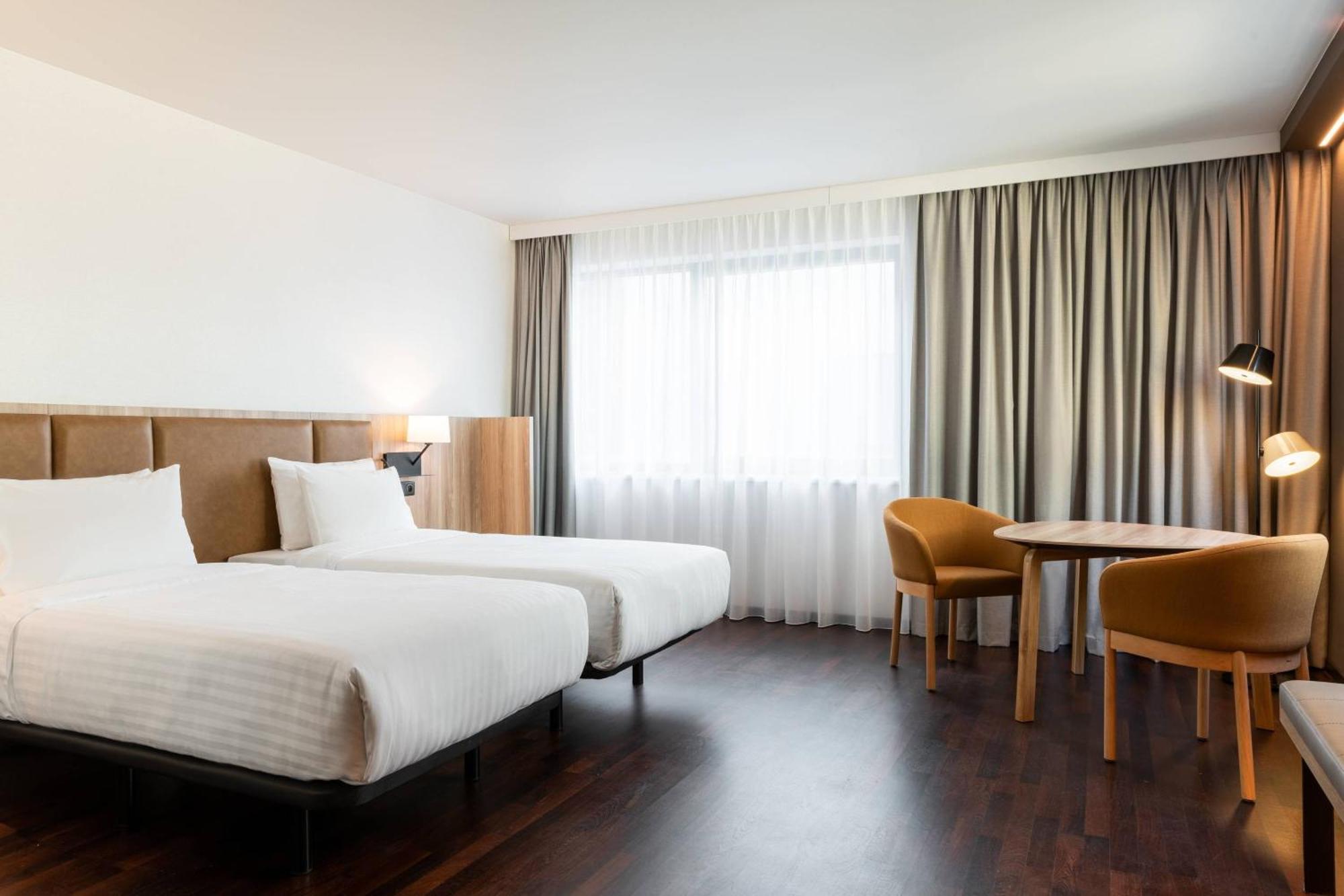 Ac Hotel By Marriott Bratislava Old Town Bagian luar foto