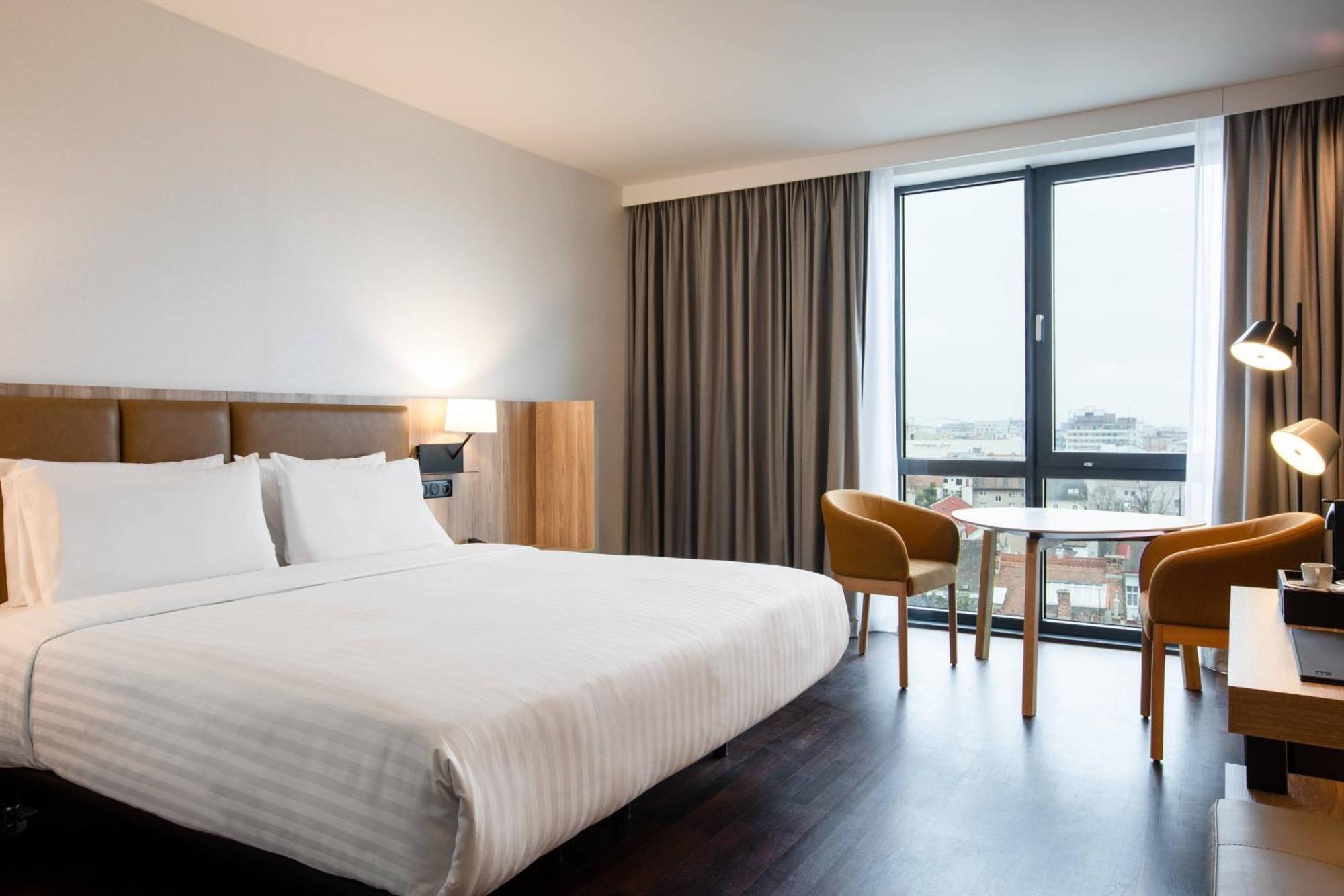 Ac Hotel By Marriott Bratislava Old Town Bagian luar foto