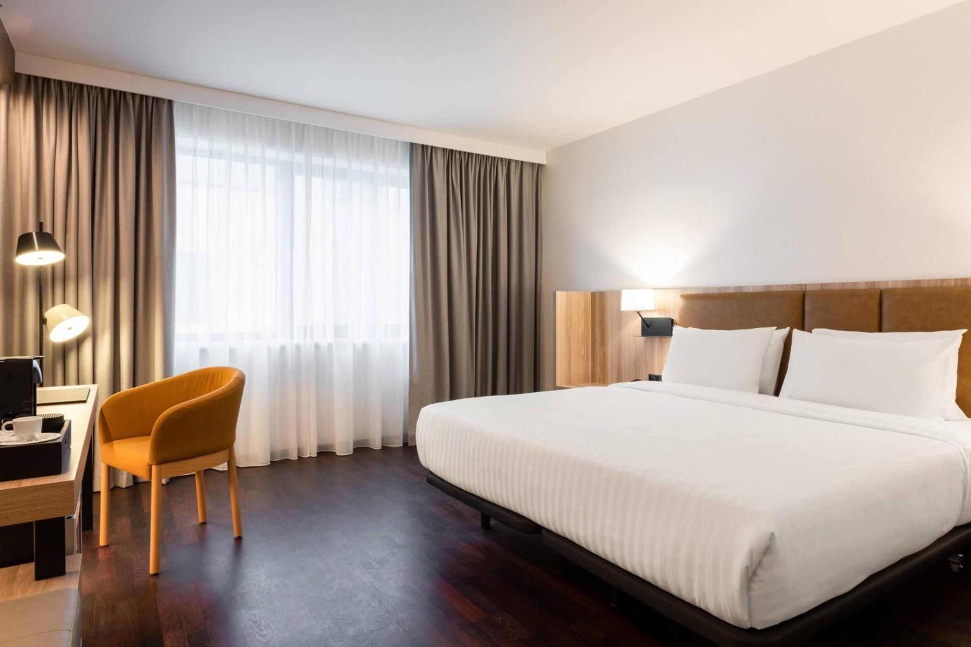 Ac Hotel By Marriott Bratislava Old Town Bagian luar foto
